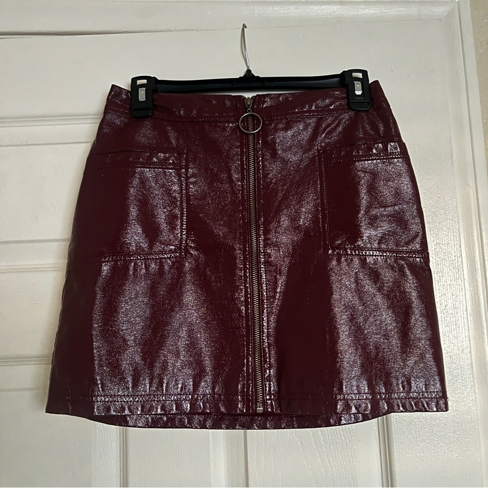 USED Wild Fable women’s RED VINYL SKIRT - Picture 2 of 8